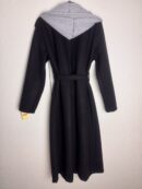 Gabardina detalle capucha