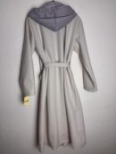 Gabardina detalle capucha